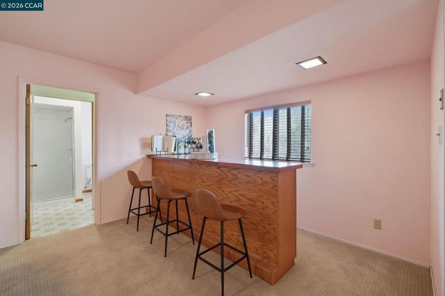 95 Mackie Dr, Martinez, CA 94553