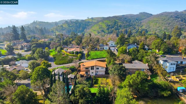 95 Mackie Dr, Martinez, CA 94553