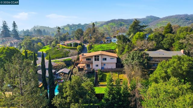 95 Mackie Dr, Martinez, CA 94553