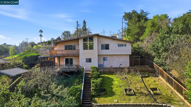 95 Mackie Dr, Martinez, CA 94553