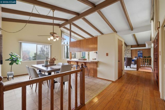 95 Mackie Dr, Martinez, CA 94553