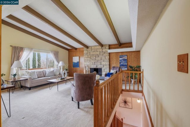 95 Mackie Dr, Martinez, CA 94553