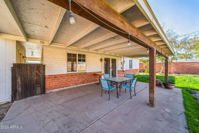 2320 W WHITTON Avenue, Phoenix, AZ 85015
