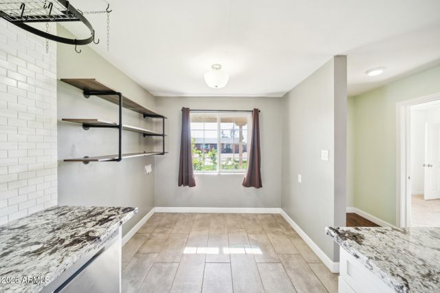 2320 W WHITTON Avenue, Phoenix, AZ 85015