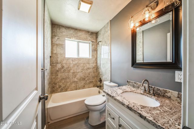 2320 W WHITTON Avenue, Phoenix, AZ 85015