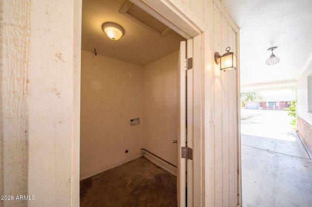2320 W WHITTON Avenue, Phoenix, AZ 85015