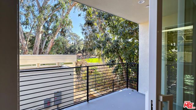 946 Lucile Avenue, Los Angeles, CA 90026