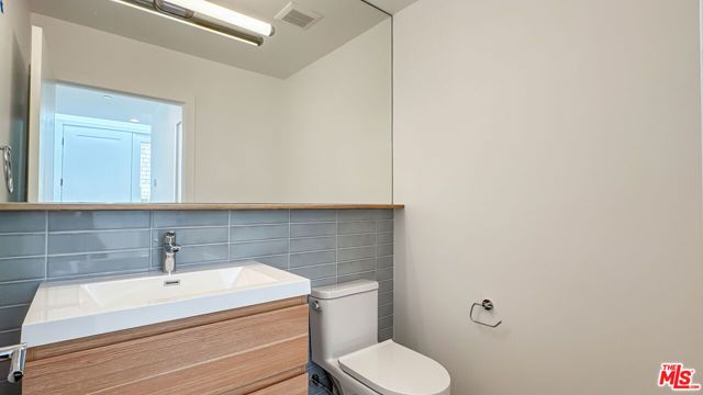 946 Lucile Avenue, Los Angeles, CA 90026