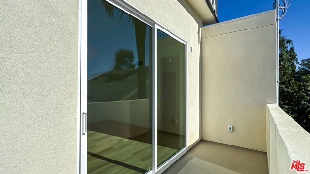 946 Lucile Avenue, Los Angeles, CA 90026