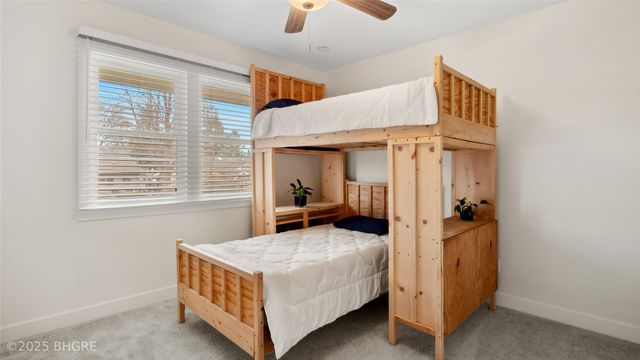 1302 E Detroit Avenue, Indianola, IA 50125