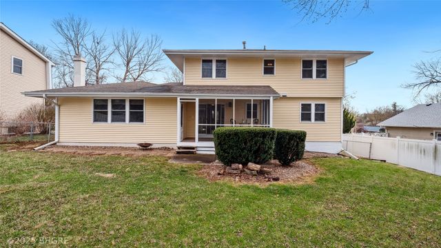 1302 E Detroit Avenue, Indianola, IA 50125