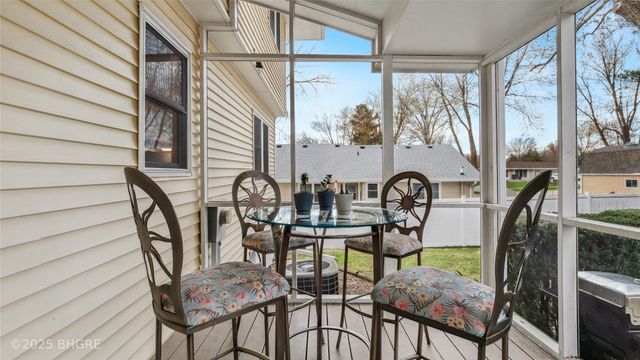 1302 E Detroit Avenue, Indianola, IA 50125