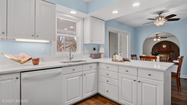 1302 E Detroit Avenue, Indianola, IA 50125