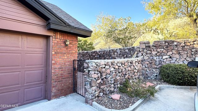 31 STRATFORD HALL Circle, El Paso, TX 79912