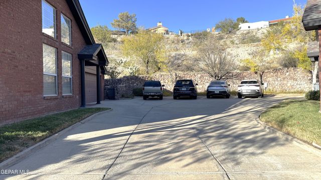 31 STRATFORD HALL Circle, El Paso, TX 79912