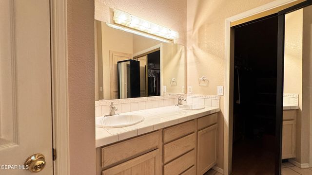 31 STRATFORD HALL Circle, El Paso, TX 79912