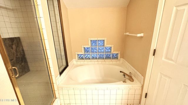 31 STRATFORD HALL Circle, El Paso, TX 79912