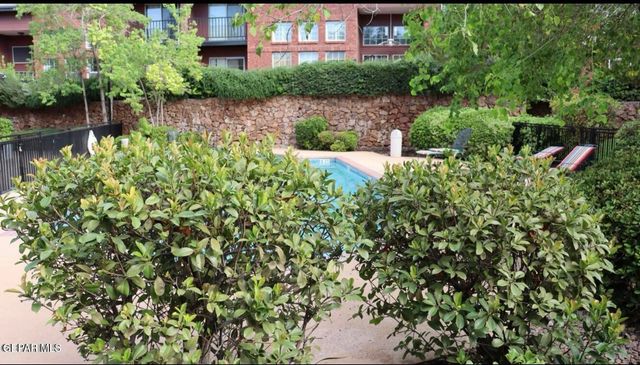 31 STRATFORD HALL Circle, El Paso, TX 79912