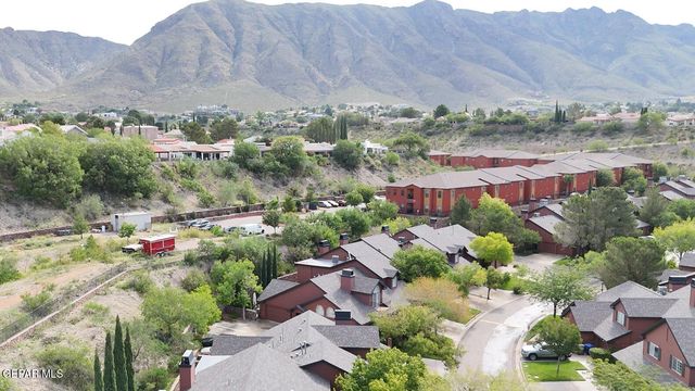 31 STRATFORD HALL Circle, El Paso, TX 79912