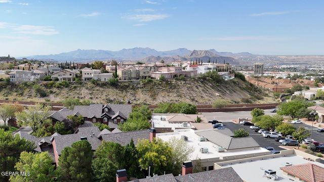 31 STRATFORD HALL Circle, El Paso, TX 79912