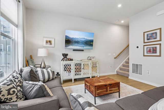 1687 ASPEN POPLAR RD, Dumfries, VA 22026