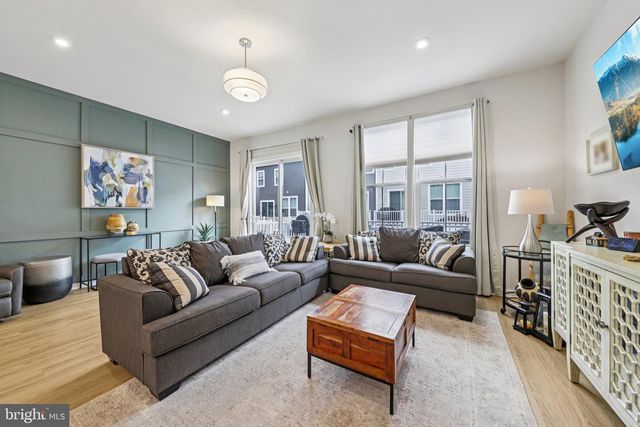 1687 ASPEN POPLAR RD, Dumfries, VA 22026