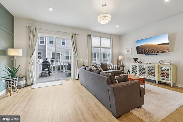 1687 ASPEN POPLAR RD, Dumfries, VA 22026