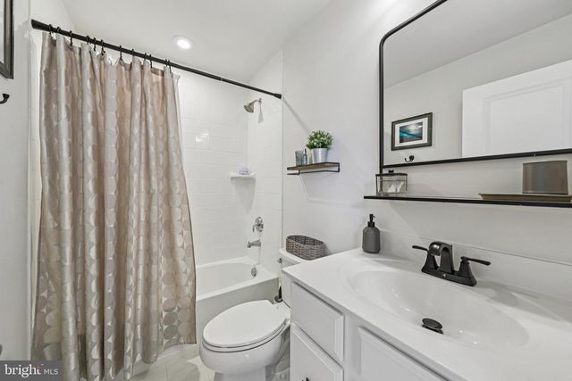 1687 ASPEN POPLAR RD, Dumfries, VA 22026