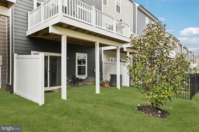 1687 ASPEN POPLAR RD, Dumfries, VA 22026