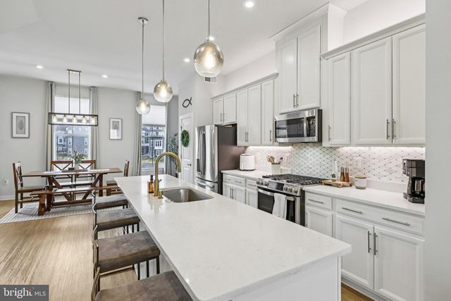 1687 ASPEN POPLAR RD, Dumfries, VA 22026