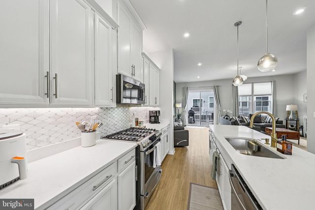 1687 ASPEN POPLAR RD, Dumfries, VA 22026