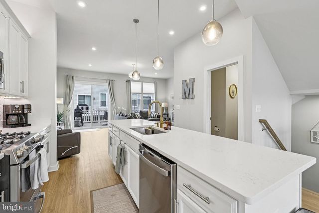 1687 ASPEN POPLAR RD, Dumfries, VA 22026