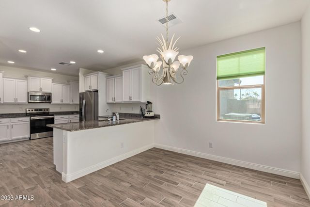 6915 E Boise Street, Mesa, AZ 85207