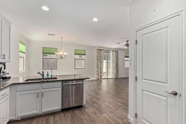 6915 E Boise Street, Mesa, AZ 85207