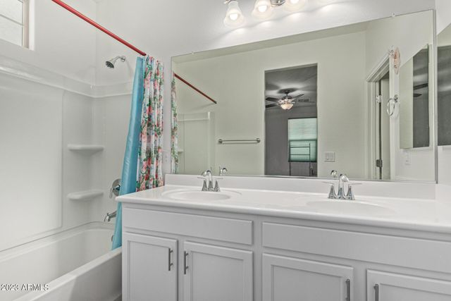 6915 E Boise Street, Mesa, AZ 85207