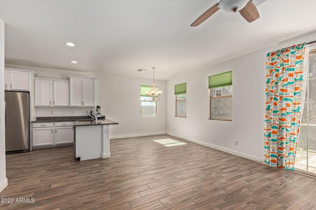 6915 E Boise Street, Mesa, AZ 85207