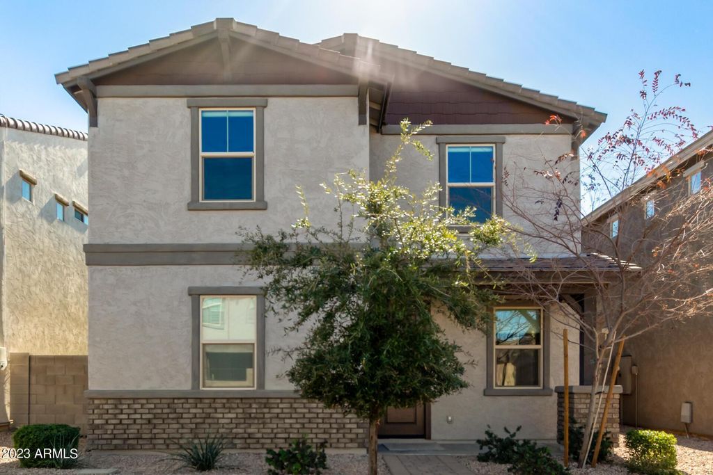 6915 E Boise Street, Mesa, AZ 85207