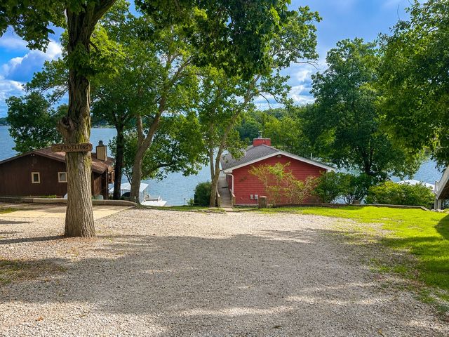 3198 Indian Point Drive, Ellston, IA 50074