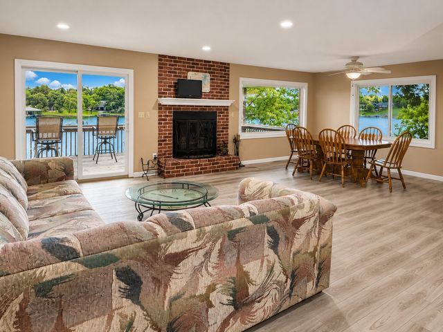 3198 Indian Point Drive, Ellston, IA 50074