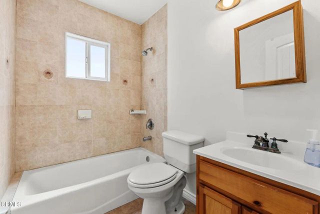 2546 Commerce Way, Commerce, CA 90040