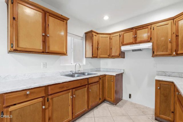 2546 Commerce Way, Commerce, CA 90040
