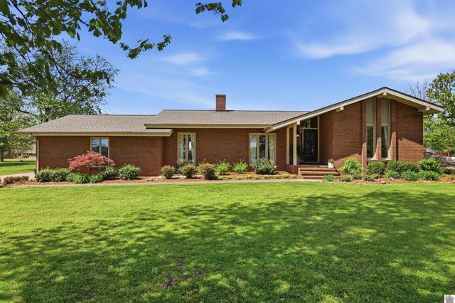 1312 Doran, Murray, KY 42071