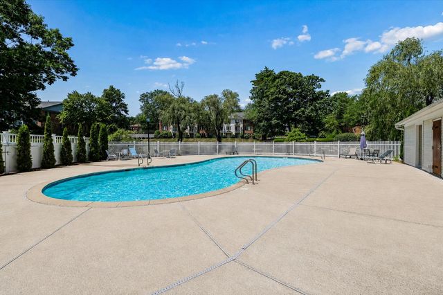 14 Northbrook Dr Unit 1404, Manchester, NH 03102