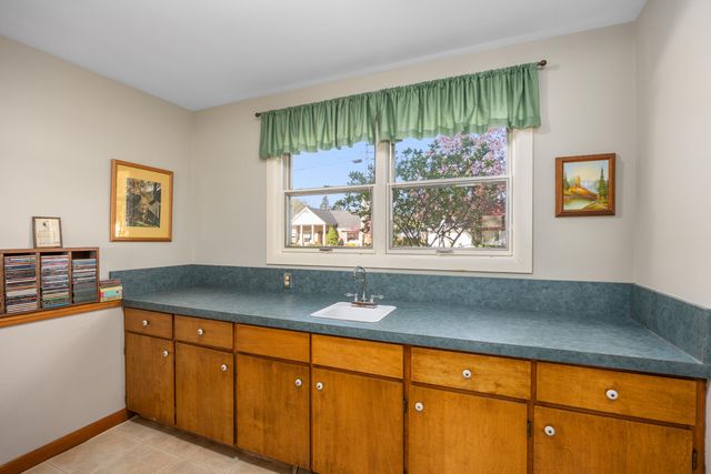 2102 Ontonagon Avenue SE, Grand Rapids, MI 49506