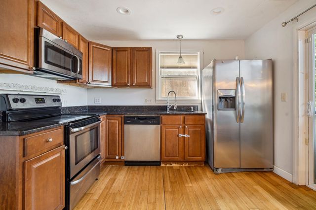 3 1/2 Beacon Court, Nashua, NH 03064