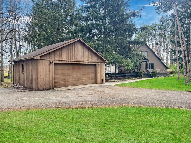 1518 Childrens Home Road, Urbana, OH 43078
