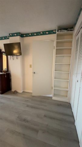 4119 61ST AVE TER W 107, Bradenton, FL 34210