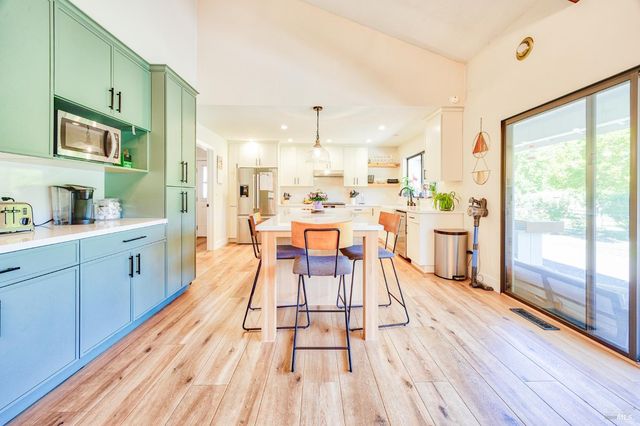 6282 Melita Rd, Santa Rosa, CA 95409