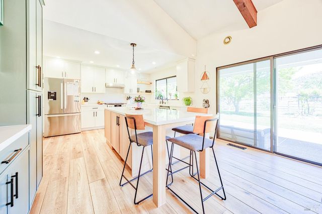 6282 Melita Rd, Santa Rosa, CA 95409