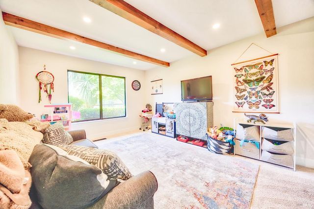 6282 Melita Rd, Santa Rosa, CA 95409